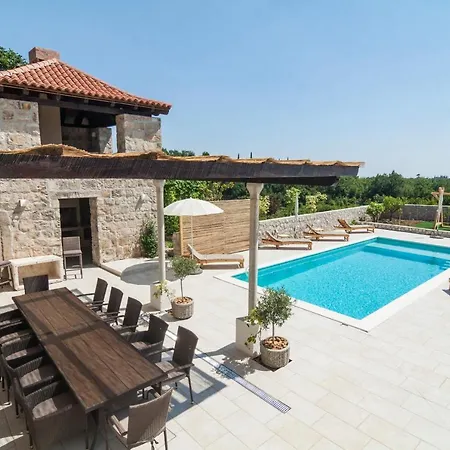 Villa Joe
